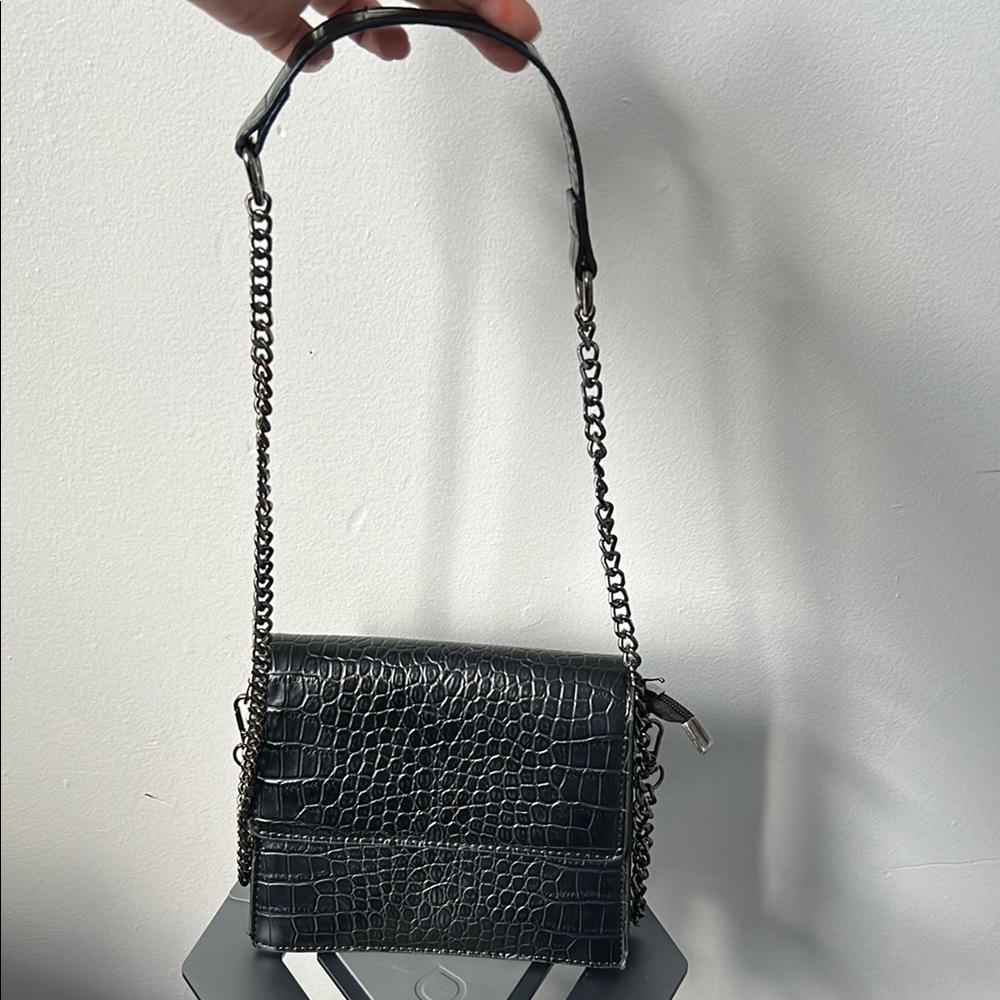 Black Croc-Embossed Crossbody Bag - Picture 6 of 9